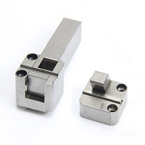 Plastik C.SU 1.2344 Bagian Cetakan Injeksi Kekerasan 56HRC