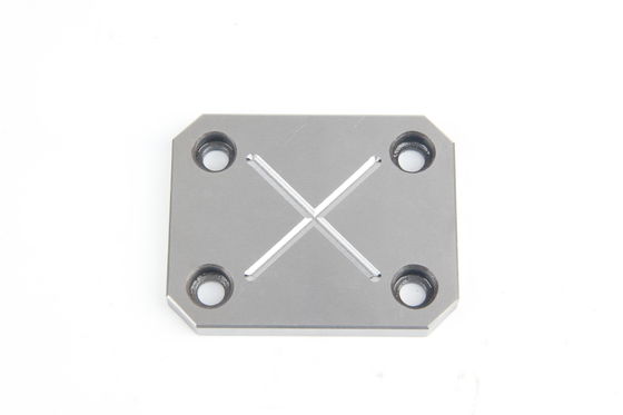 Desain Bagian Plastik Untuk Pelat Aus Berbentuk X Injection Moulding